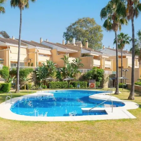 Atico 2 Piscina Y Parking Apartment